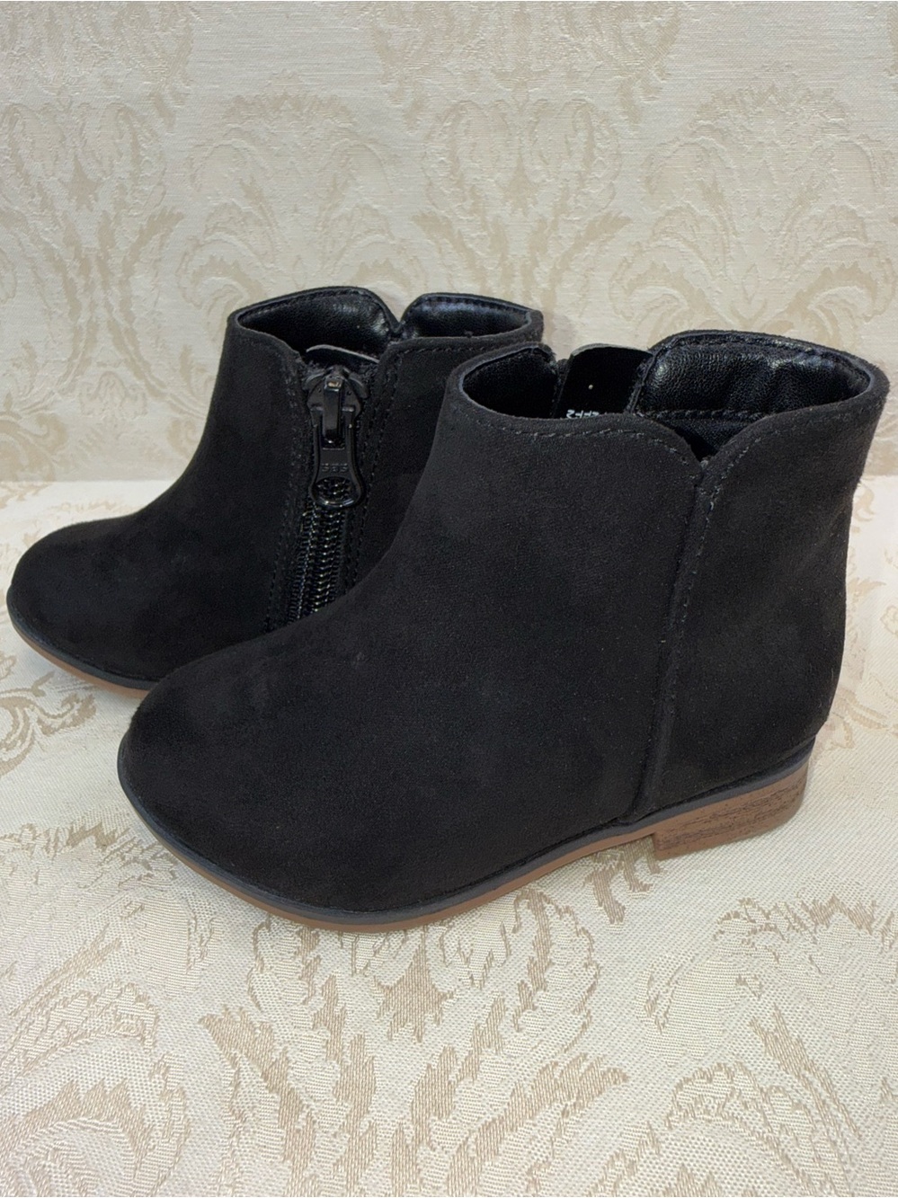 Cat & Jack Girls Black Ankle Booties Size 5 Side Zip Faux Suede Low Heel